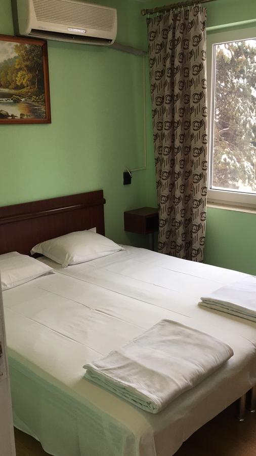 Royal Hostel Varna Bagian luar foto