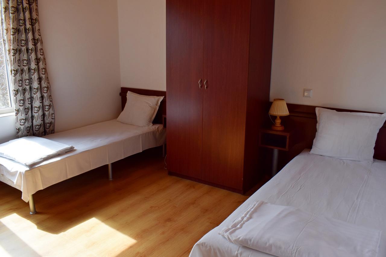 Royal Hostel Varna Bagian luar foto