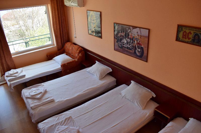 Royal Hostel Varna Bagian luar foto
